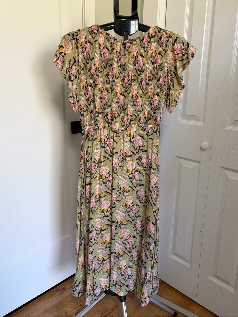 Gabby Isabella Smocked Midi Dress in Sage and Pink-women’s small